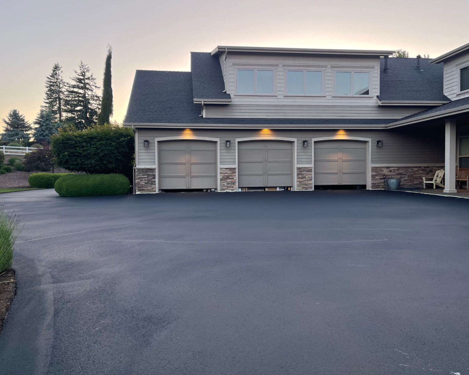 What Are the Benefits of Sealing a Driveway Before Winter?